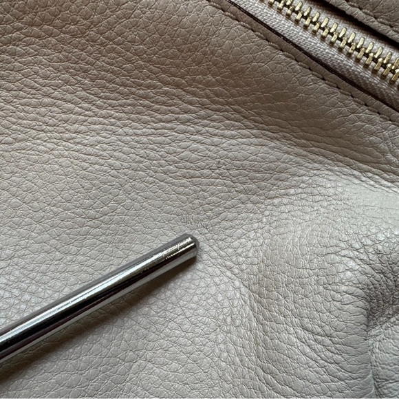 MICHAEL Michael Kors Cream White Pebbled Leather Shoulder Bag - Picture 15 of 16